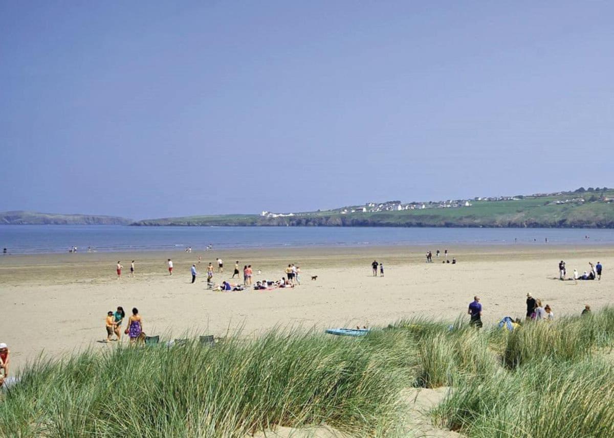 Cardigan Bay Holiday Park Exterior photo